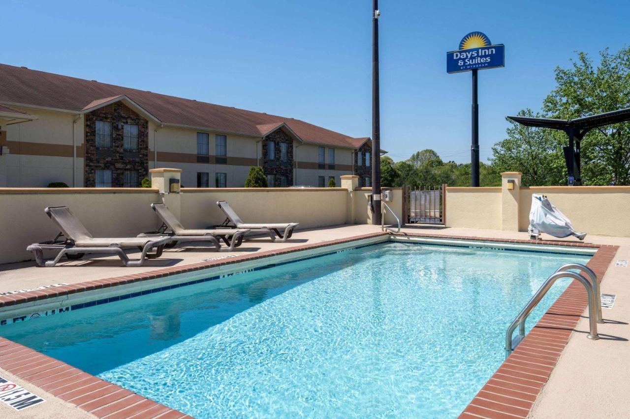 Days & By Wyndham Hotel 2*